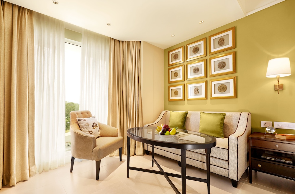 Luxury Room, 1 King Bed - Photo 4