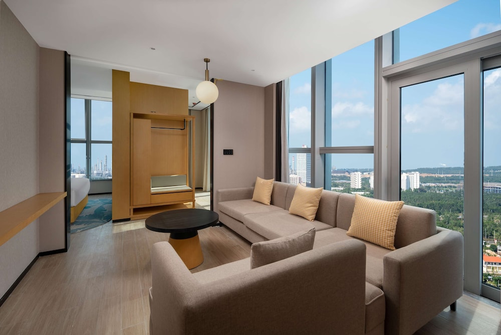 Suite, 1 King Bed, Bay View