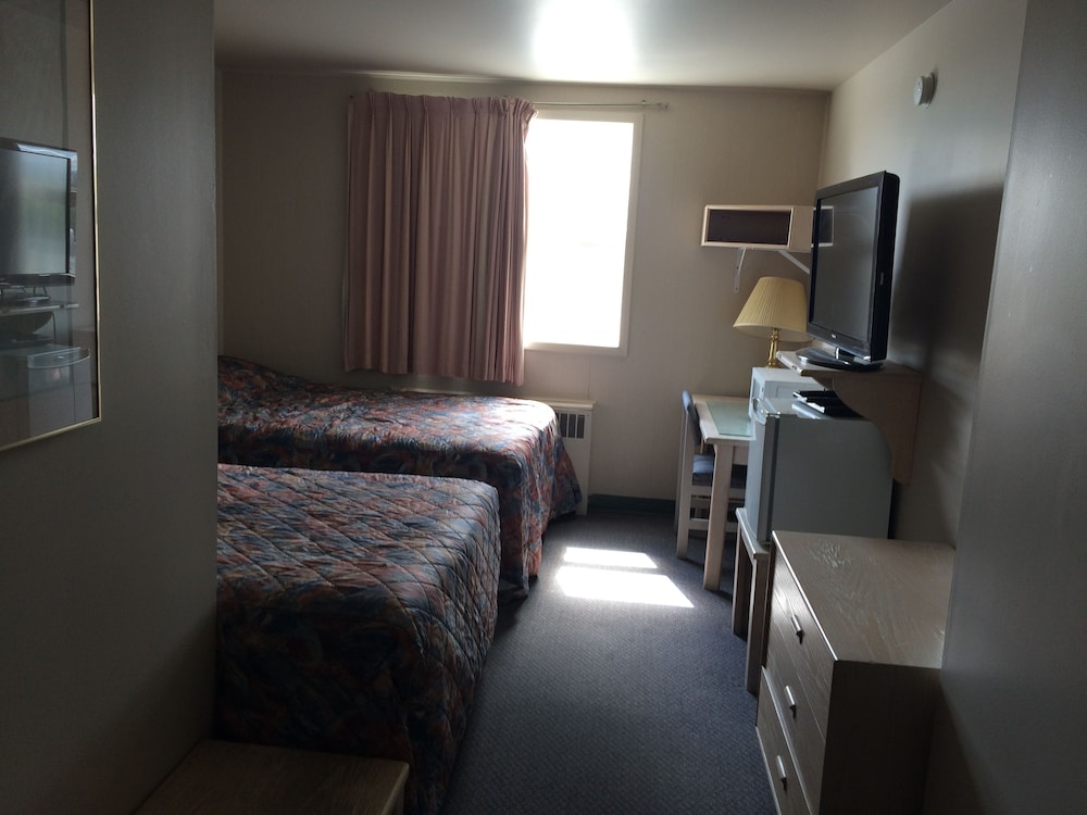 Double Room, Smoking