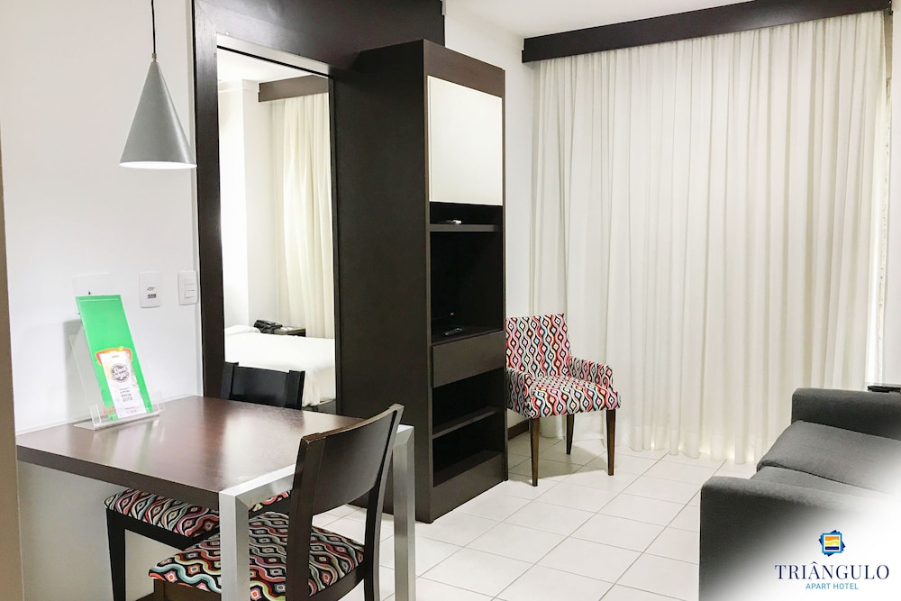 Room - Photo 4