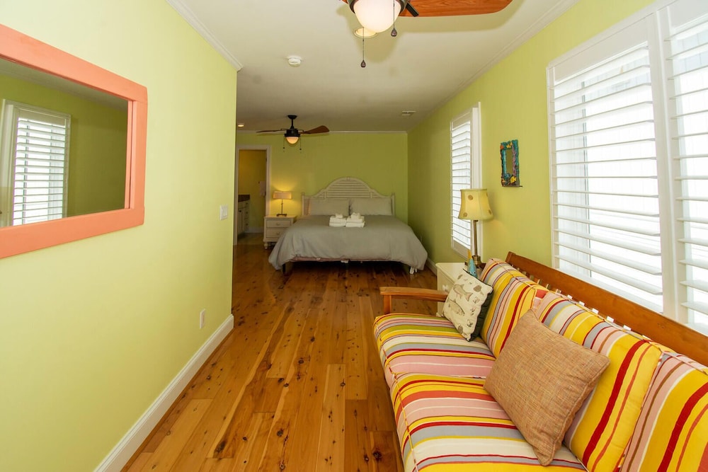 House, Multiple Beds, Fireplace, Ocean View photo 1