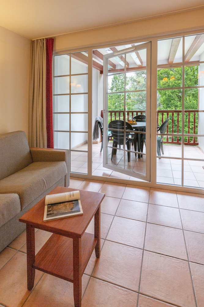 Apartment 4 people - 1 bedroom - Terrace ou balcony photo 3