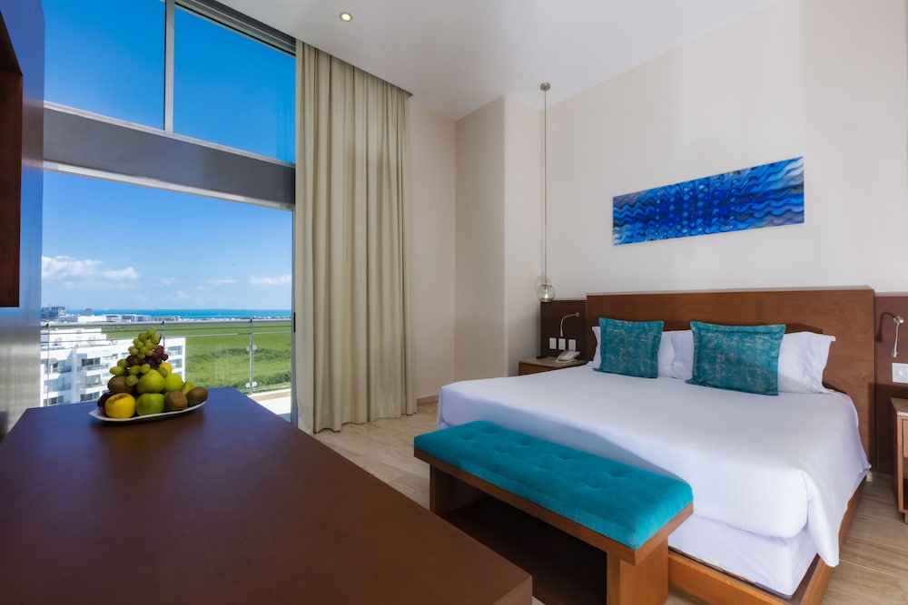Altitude Room (Free Beach Club Access) - Photo 4