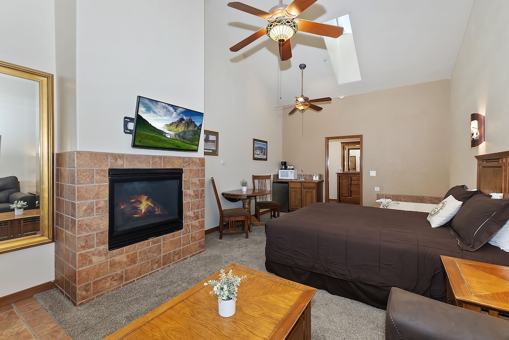 Premium Room, 1 King Bed (Spa Room) photo 1