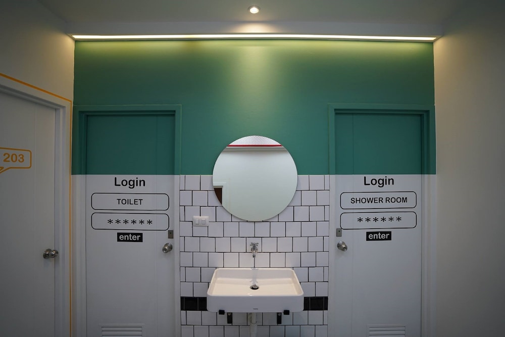 Dormitory Room With Shared Bathroom photo 2