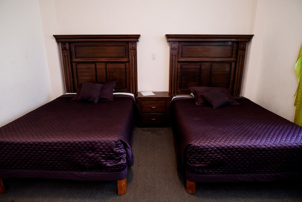 Double Room (With A/C) photo 2