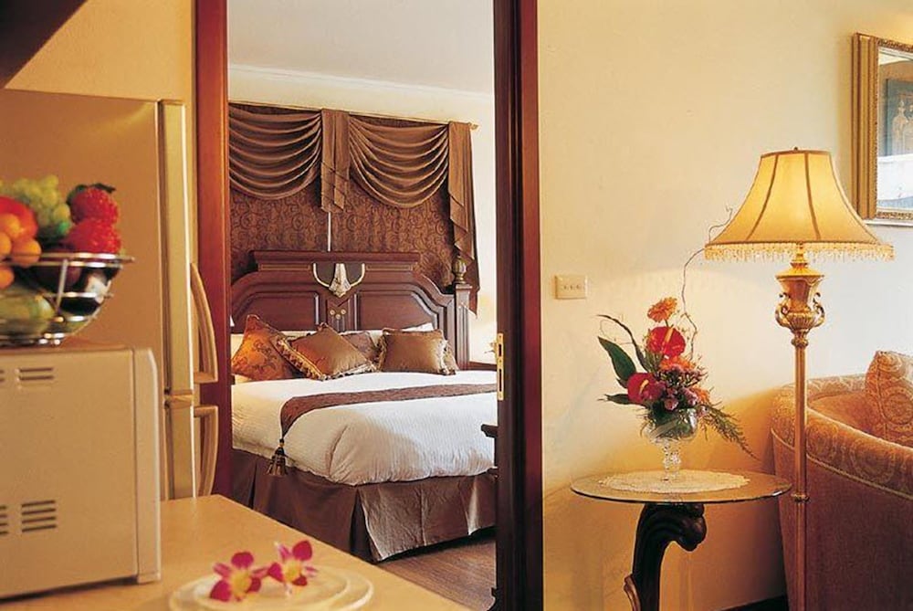 Suite, 1 Bedroom - Photo 4