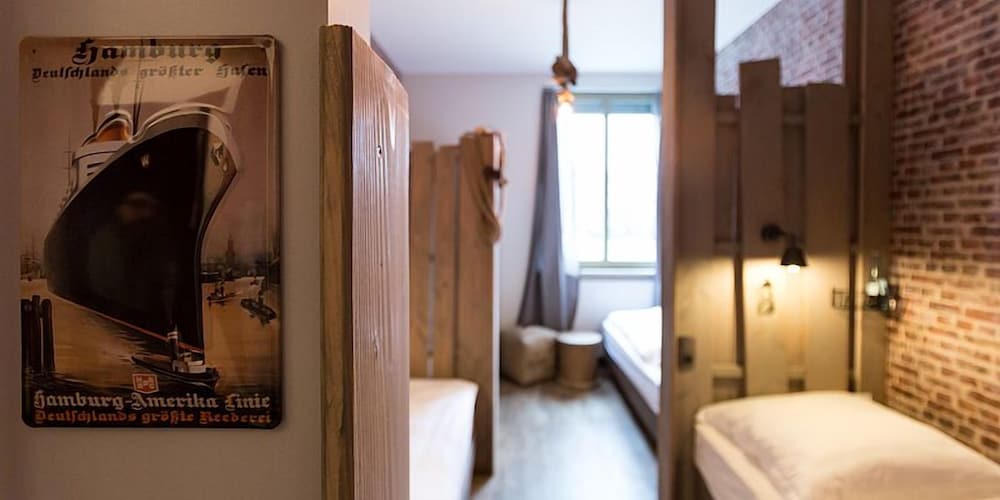 Shared Dormitory, Mixed Dorm, Shared Bathroom (1 bed in a 3-bed dormitory) photo 1