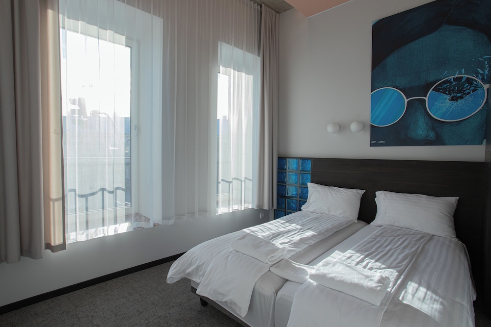 City Apartment - Photo 2