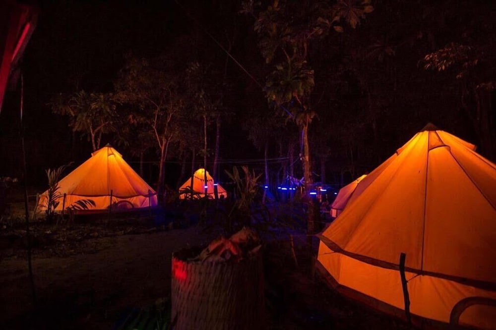 Signature Tent, 1 Queen Bed, Non Smoking, Beach View