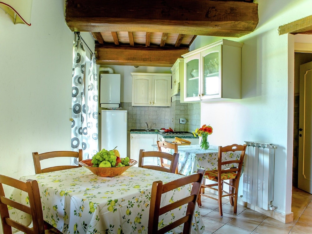 Classic Cottage, 2 Bedrooms photo 3