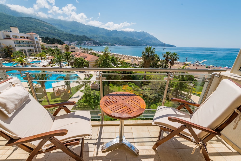 Superior Double or Twin Room, Balcony, Sea View - Photo 4