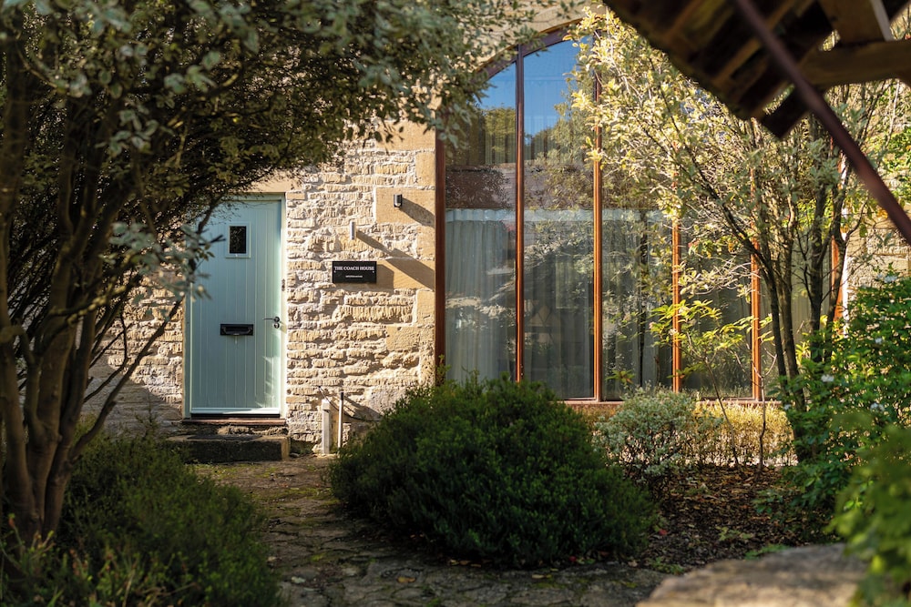 Manor Cottage, 2 double bedrooms and 1 twin bedroom