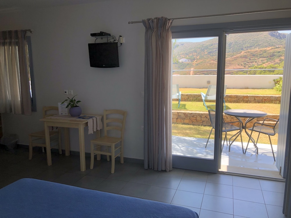 Comfort Double Room, 1 King Bed, Non Smoking, Sea View photo 2