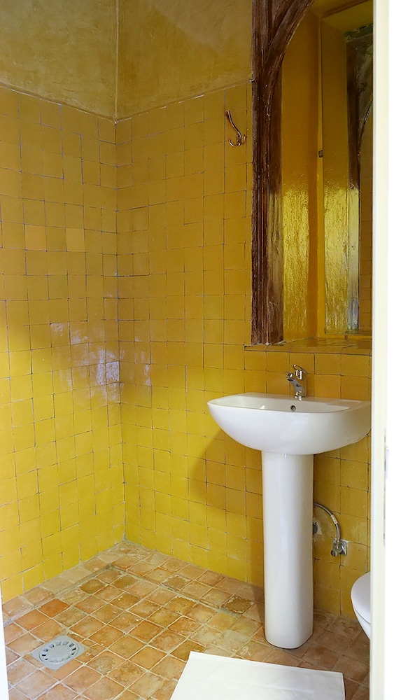 Double Room - Photo 5
