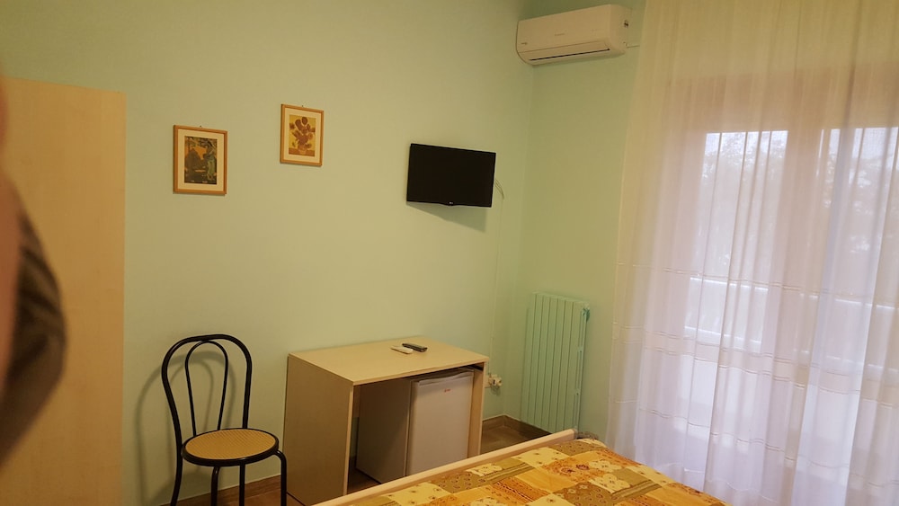 Elite Double Room Single Use, 1 Bedroom photo 2