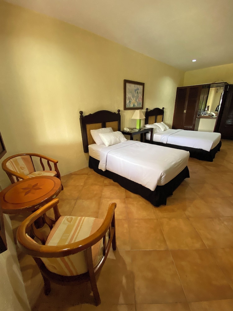 Superior Room, Pool View photo 3