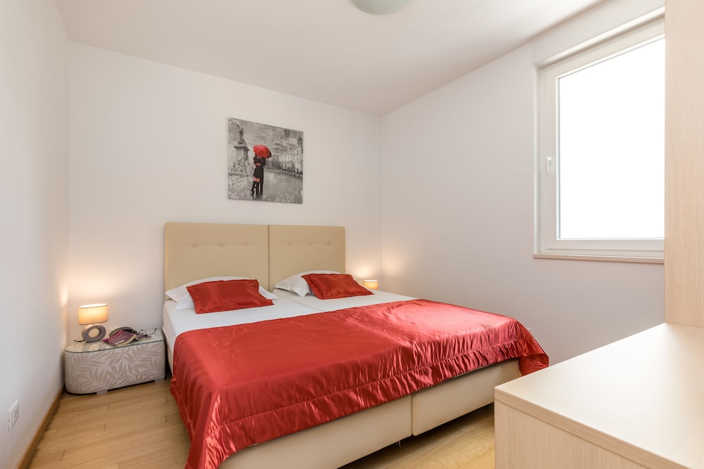 Comfort Suite, 5 Bedrooms, Lake View photo 1