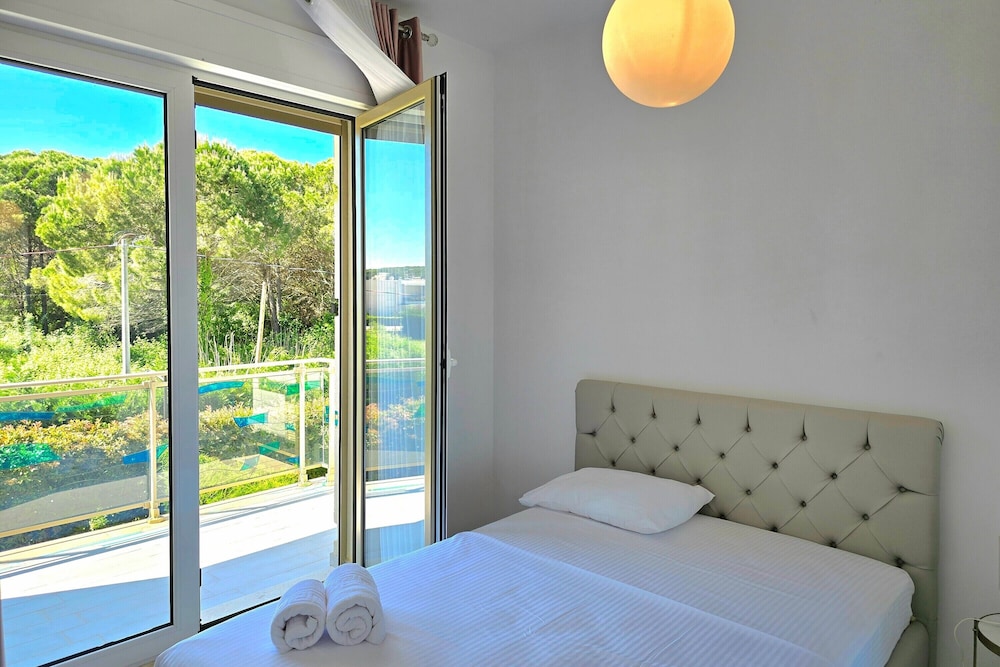Family Villa, Multiple Bedrooms, 2 Bathrooms (Perla Holiday Homes 276)