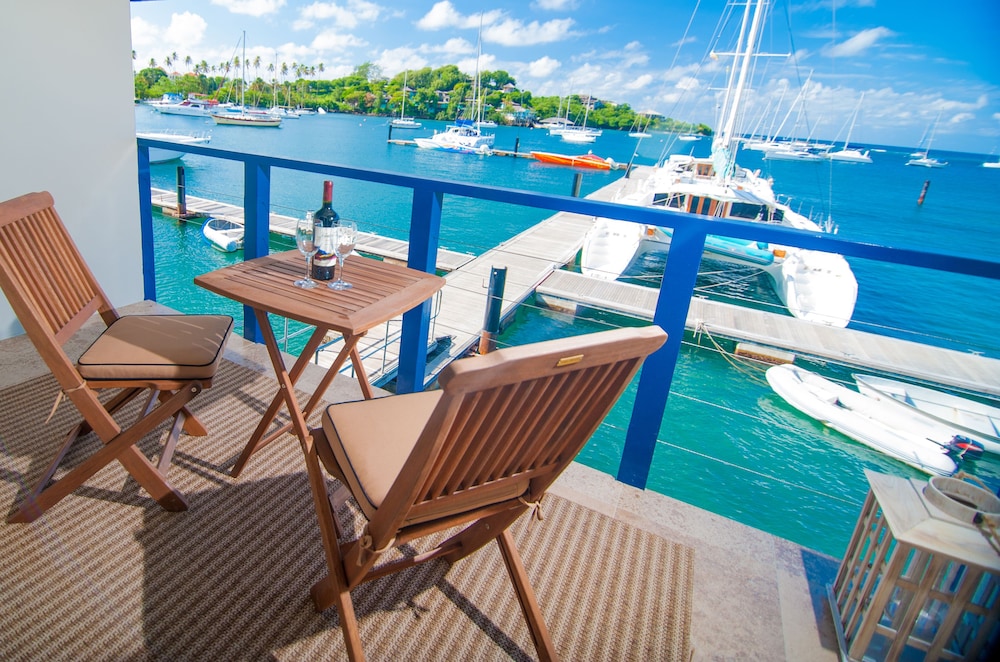 Room, 1 King Bed, Marina View photo 3