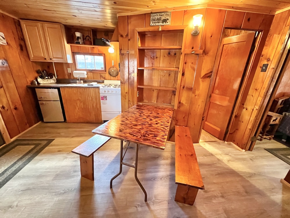 Signature Cabin, 1 Bedroom, Lake View photo 3