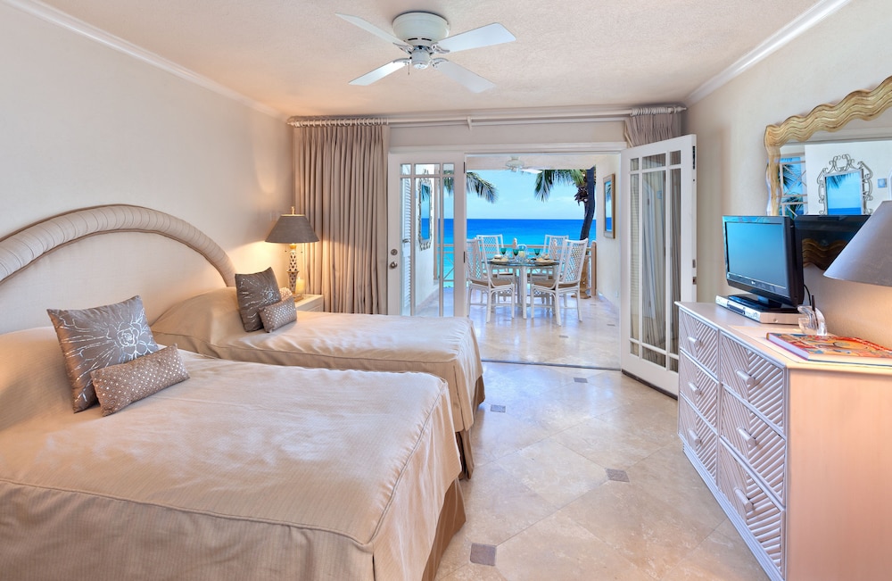 Villa photo 1
