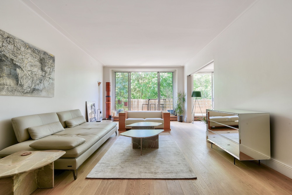 Apartment photo 2
