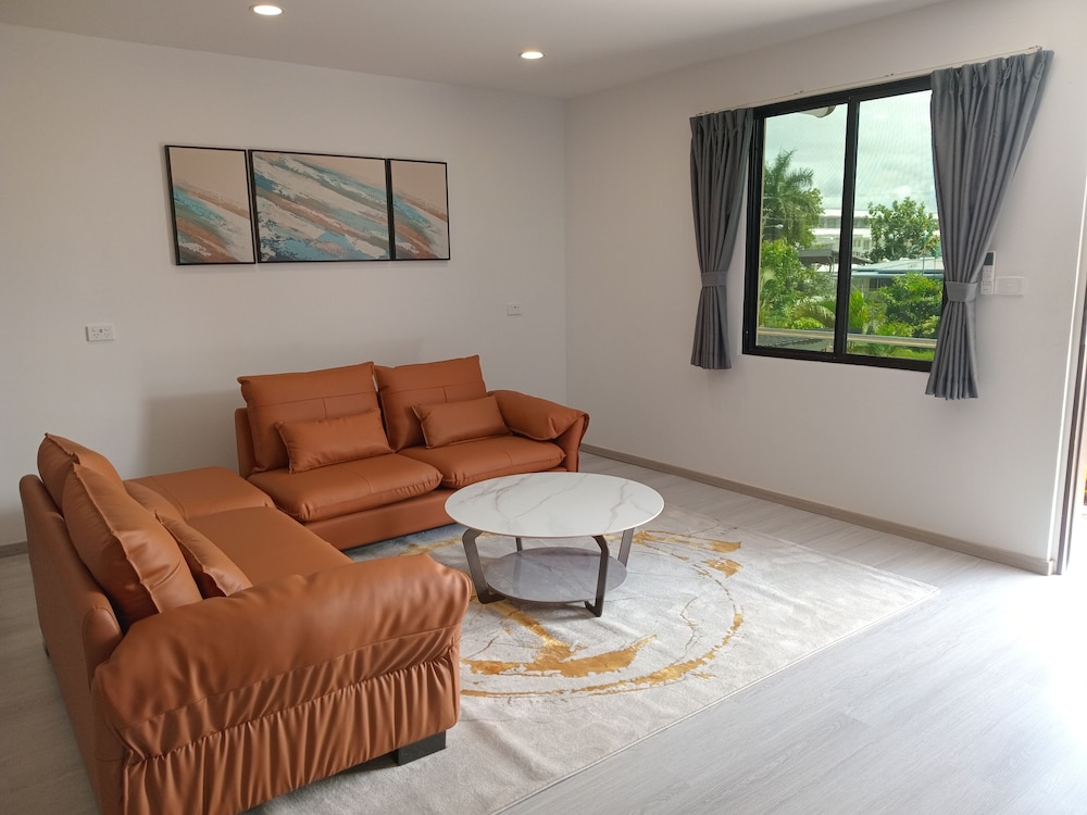Family Suite, 2 Bedrooms, Pool View photo 2