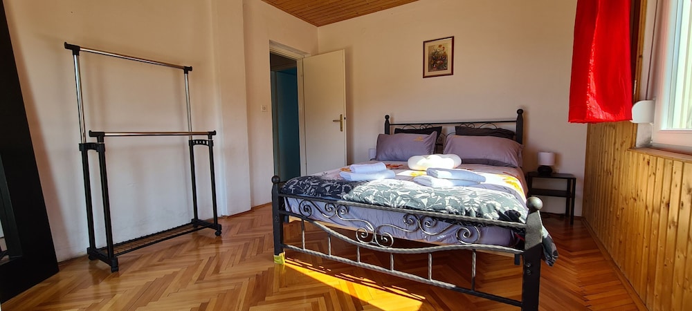 Villa photo 1