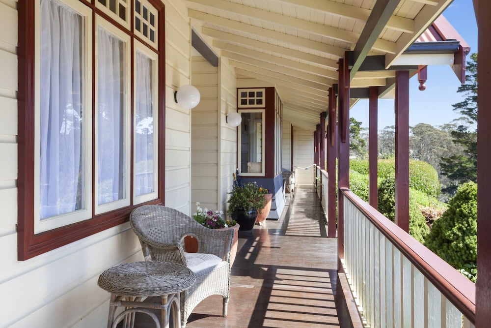 Double Room, 1 King Bed, Private Bathroom, Garden View photo 2