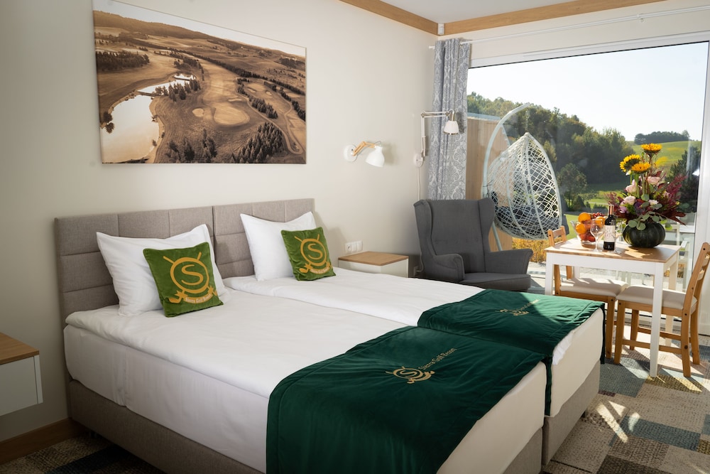 Junior Double or Twin Room photo 3