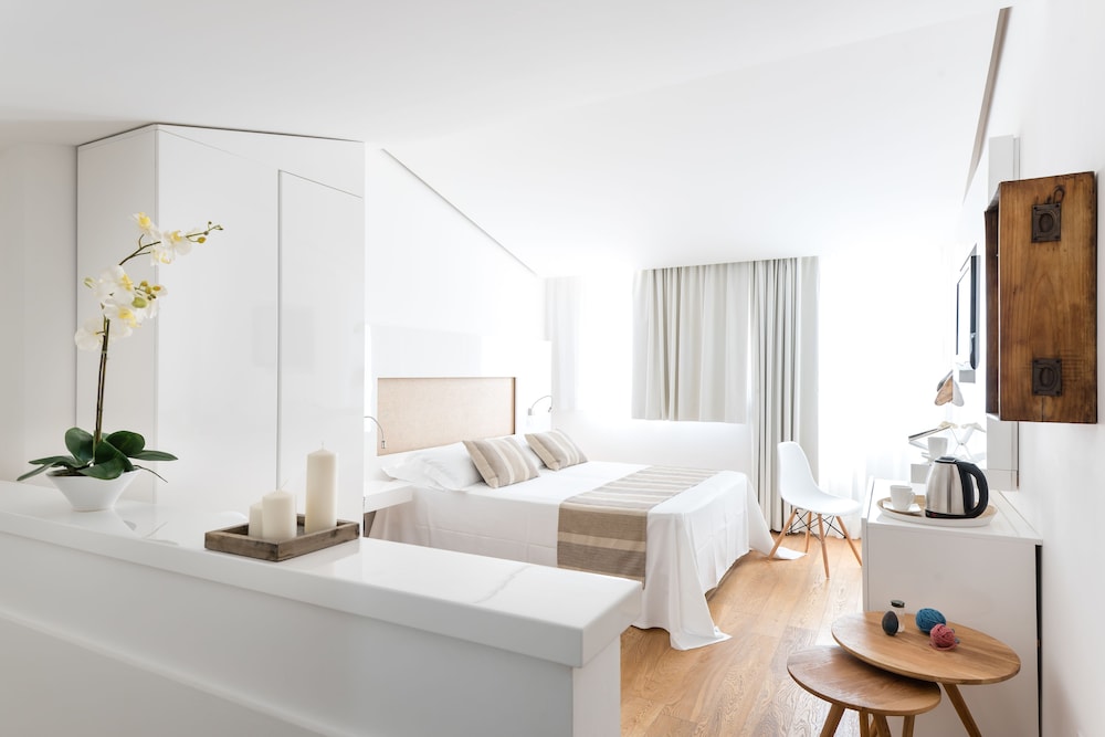 Executive Suite - Photo 4
