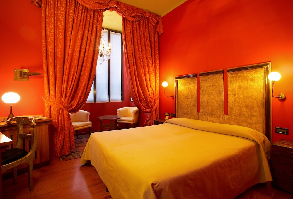 Deluxe Double Room photo 2