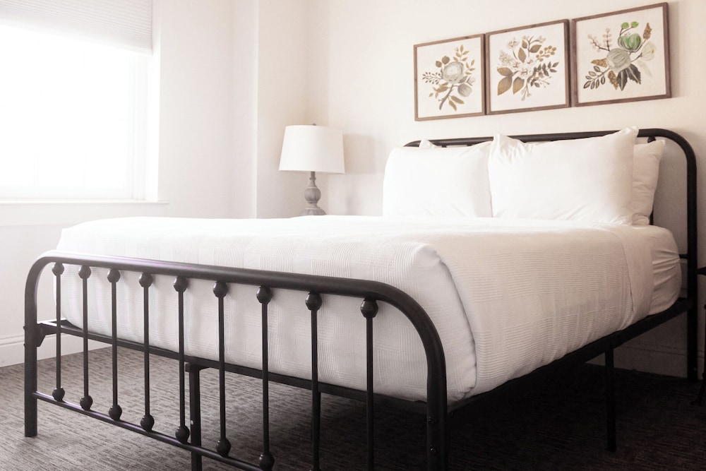 Suite, 2 Bedrooms photo 2