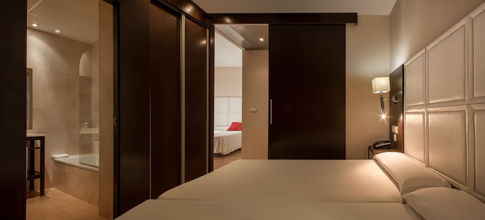 Junior Suite, Balcony (2 Adults and 1 Child)