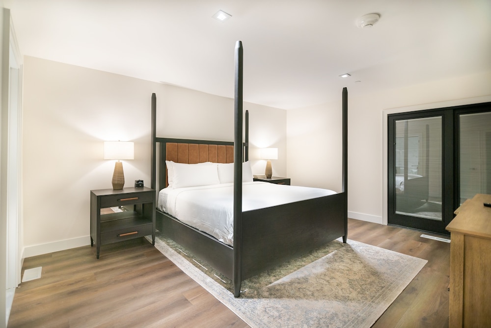 Executive suite, Multiple beds