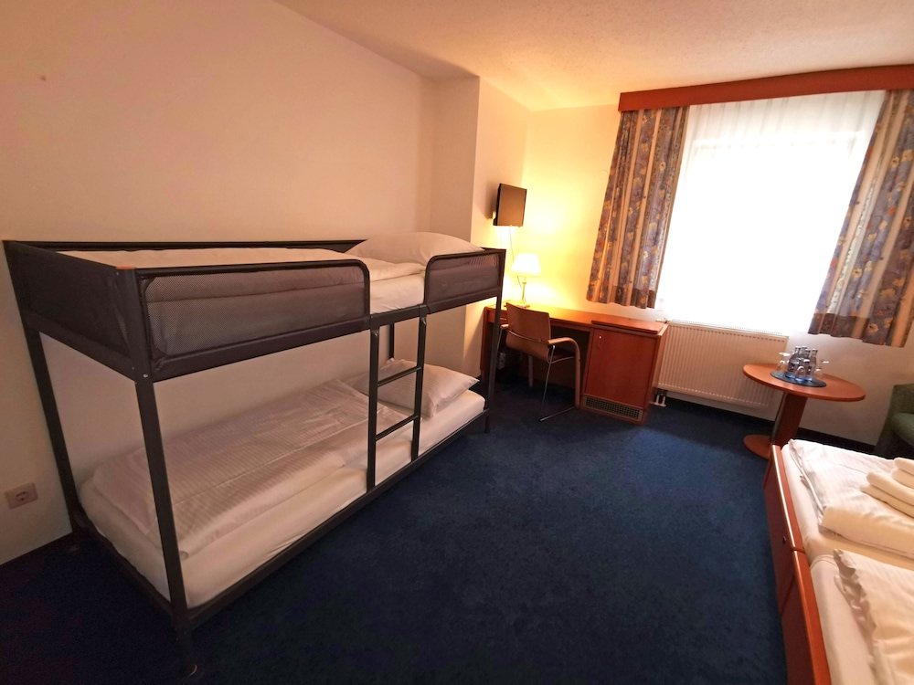 Basic Double Room photo 3