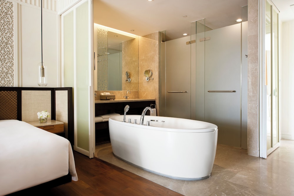 Suite, 2 Twin Beds, Club Lounge Access (Private Pool) - Photo 5