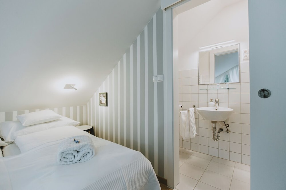 Standard Double Room, Garden View photo 2