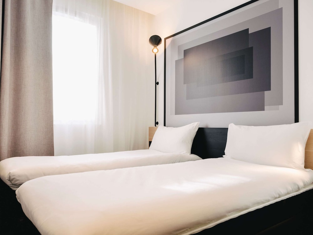 Standard Room, 2 Twin Beds - Photo 5