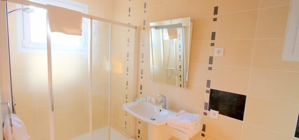 Family Suite - Photo 8