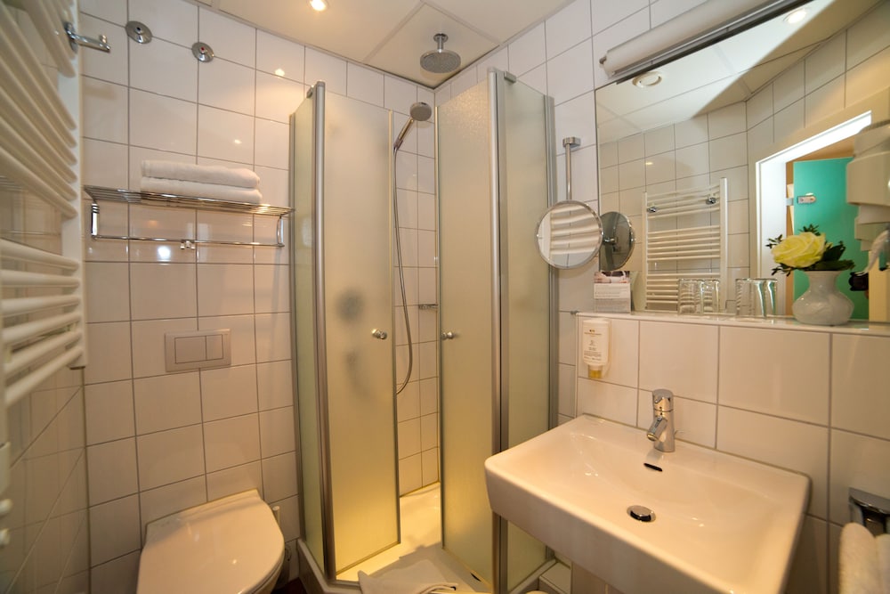 Economy Double Room - Photo 5
