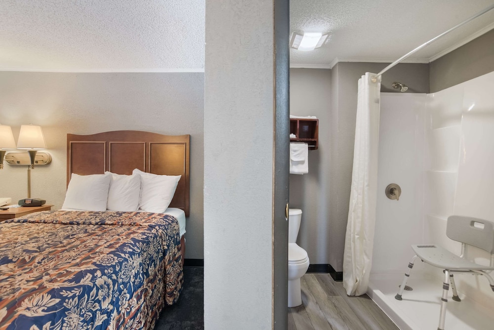 Room, 2 Double Beds, Accessible, Non Smoking - Photo 3
