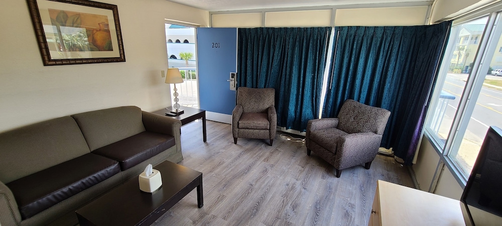 Deluxe Suite, 1 King Bed photo 2