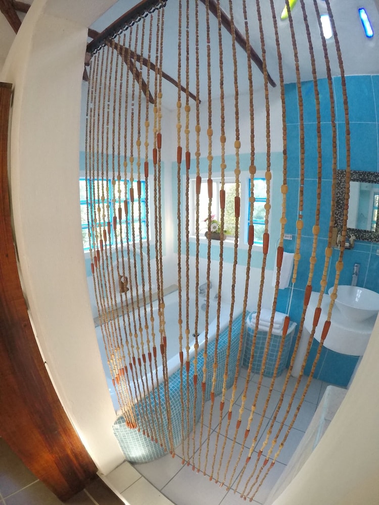 Standard Room, Bathtub, Ground Floor (with air conditioner) photo 3