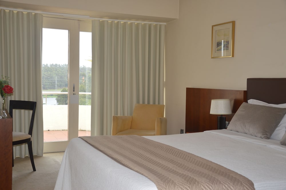Double Room, Balcony, River View - Photo 2