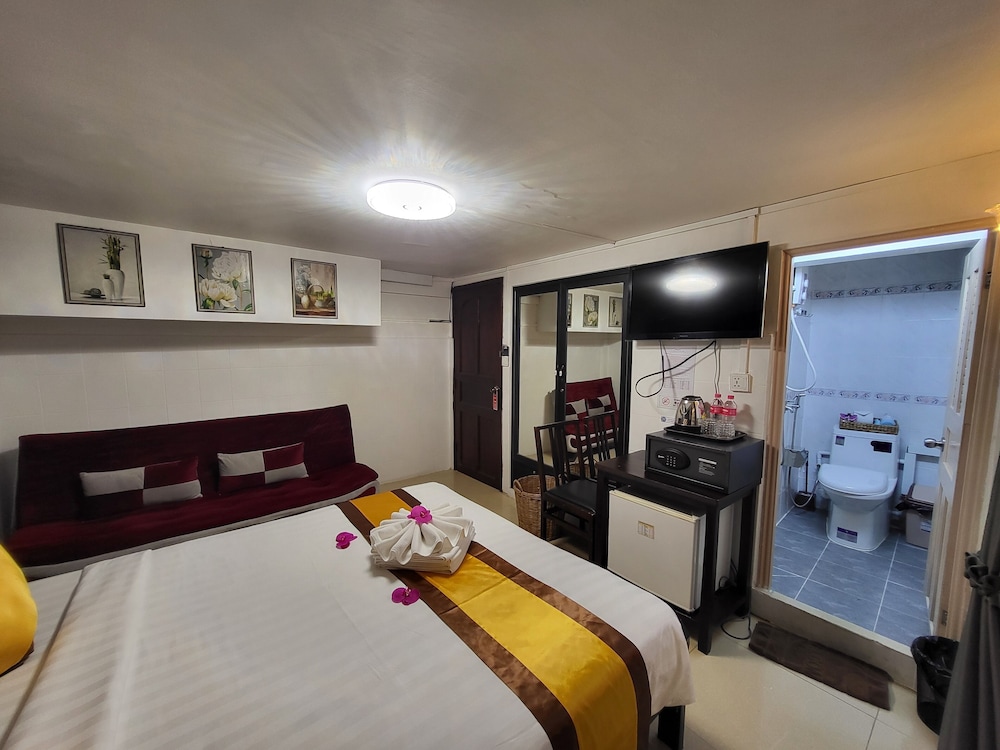 Standard Double Room - Photo 7