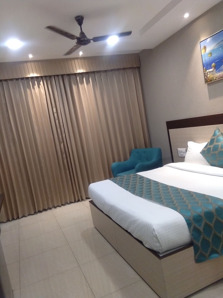 Premium Room - Photo 8