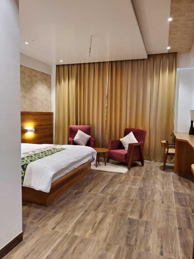 Premium Room - Photo 11