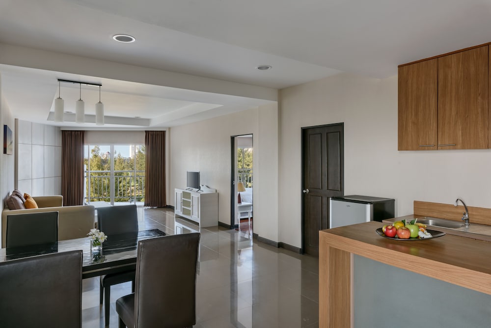 Suite, 1 Bedroom, Seapine View - Photo 4